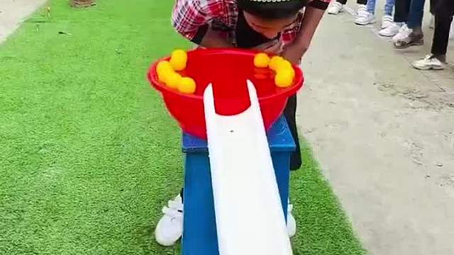 老外疯玩，太欢乐笑到笑到笑到打滚哇