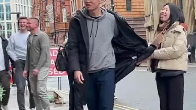 瞧老外，恶搞新花样笑破胆