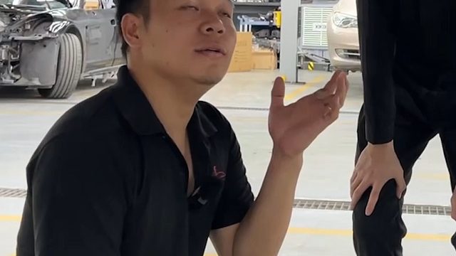 《百万保时捷变 “锈” 车？“红辣椒” 逆袭之旅！》大震撼，今天可算开眼了！百万保时捷，拆开全是锈，