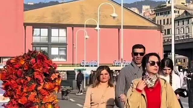 老外搞怪，笑到头晕