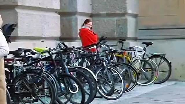 瞧老外，恶搞新创意