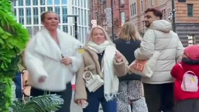 哇哦！老外新奇玩法笑到傻