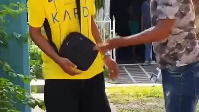 老外这招，笑翻众人啦