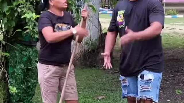 惊现老外，搞怪新玩法笑疯