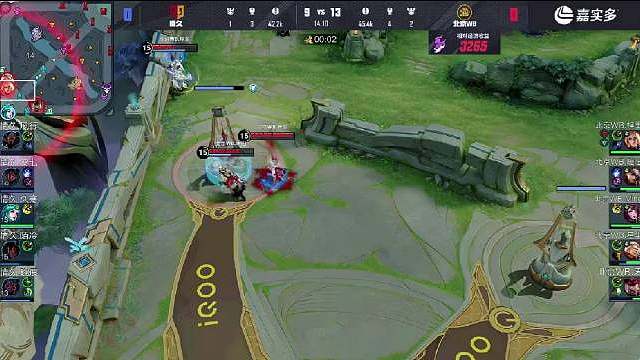 第一局，决胜团，WB找准机会开团，一波打出以0换4完美团战，随后直接带兵线推掉水晶拿下胜利！​​​