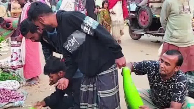 老外恶搞，笑到脸部肌肉集体造反