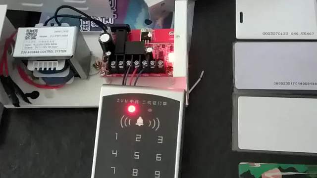 真是搞笑，这款门禁机能把身份证当门禁卡来用