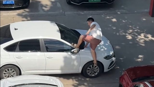 车被堵了如何让对方乖乖来挪车，切记千万别冲动！