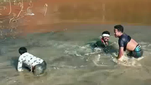 笑不活咯！老外搞怪玩法登场