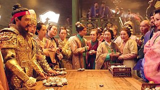 1 男人和妖怪聯(lián)手在賭場內(nèi)橫掃四方