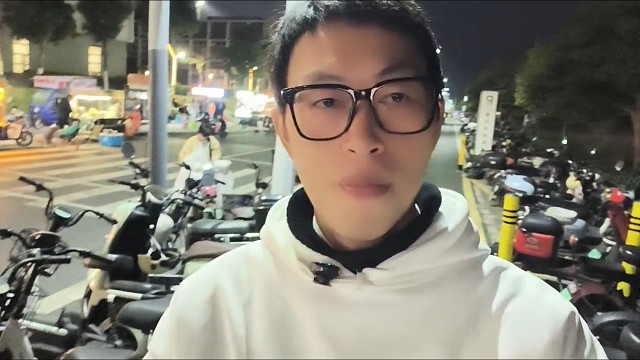 大学生开学了，120506