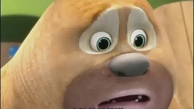 大学生和小朋友炫耀买了蛋糕