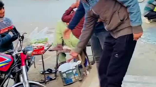 离谱至极哟！老外独特的玩法