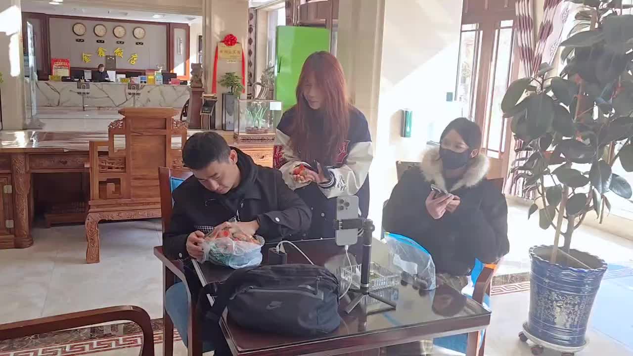 【集梦会长】净身高186美女球员，华子站旁边矮了一头？