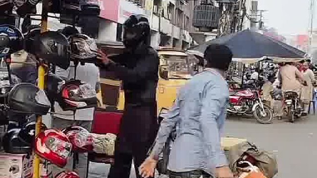 笑到泪崩！老外离谱玩法曝光咯