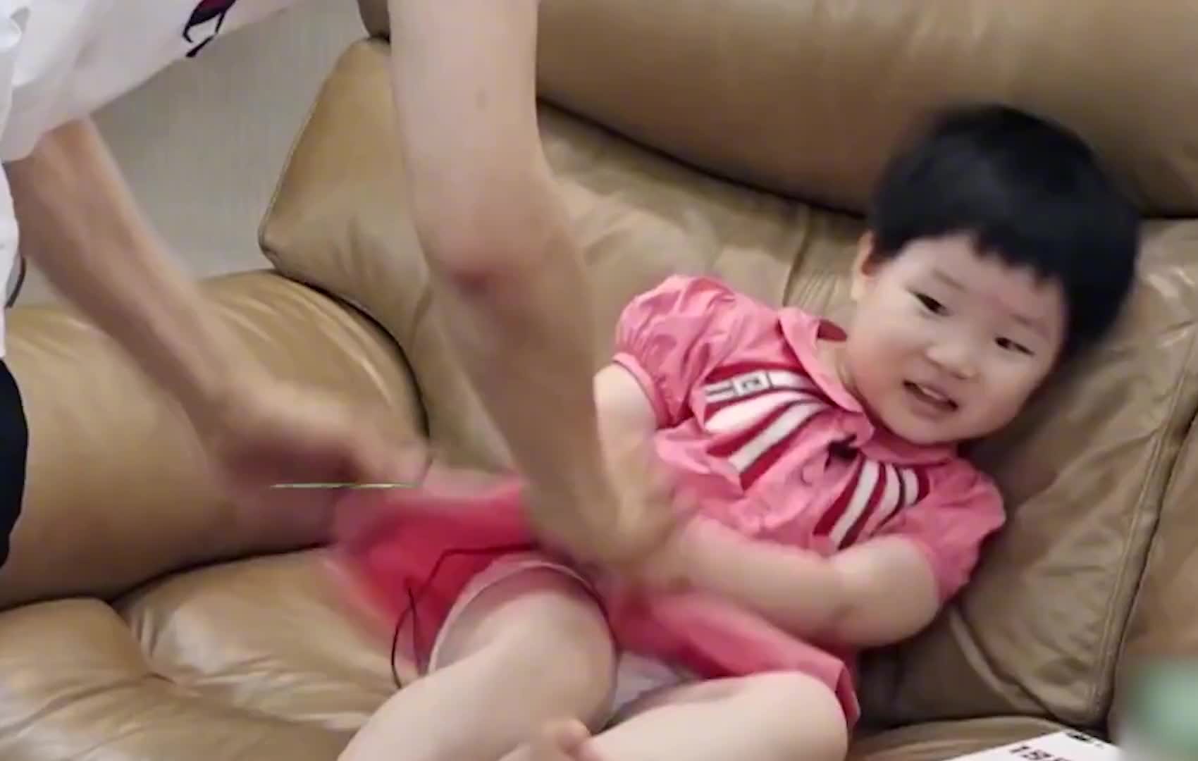 看到女儿奴魏大勋带娃这一幕，真的很难不代入孟宴臣的婚后生活啊