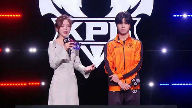 赛后采访：钎城说冲出B组，继续加油吧！​​​