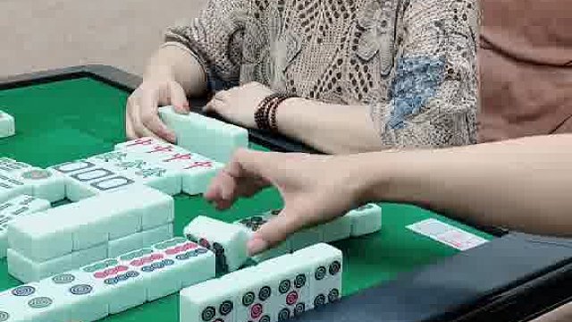 哦吼！小姐姐暗杠也能抢吗？