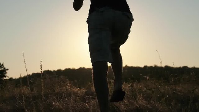 创业如同带着镣铐跳舞最终让镣铐成为装饰