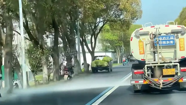 小铲车：我不是车啊~我到底是不是车啊！！！