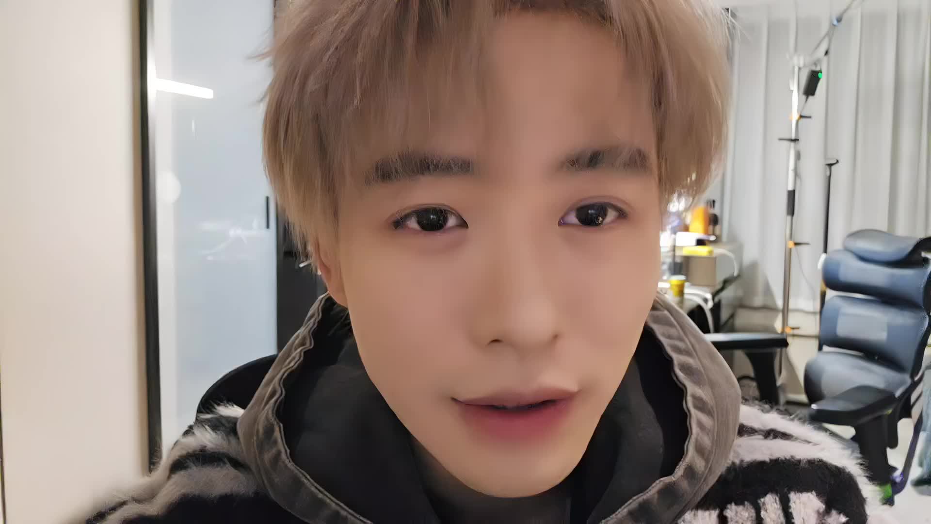 【子圣-798】如果不是为了工作，谁又想天天活在女人堆里呢