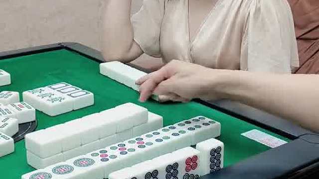 哦吼！卡五星大神们。这牌输了。跟亮牌有关系吗？