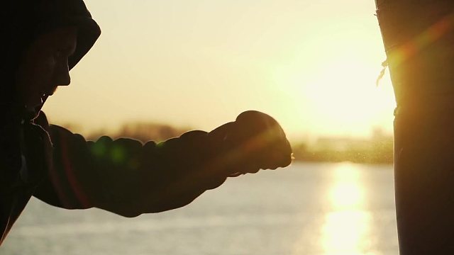 在当今快速变化的市场环境中创业不再局限于单一领域