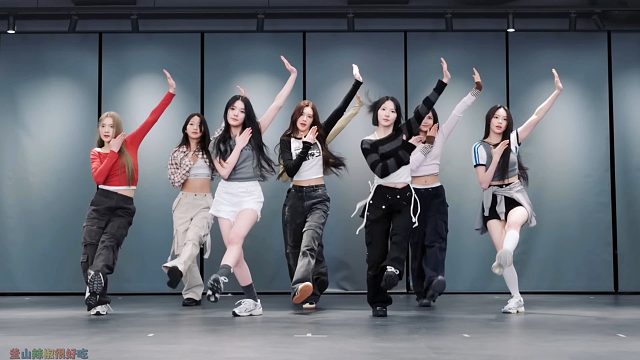 『4K镜面扒舞』SM新女团Hearts2Hearts出道曲The Chase镜面放大练习室 放大+加