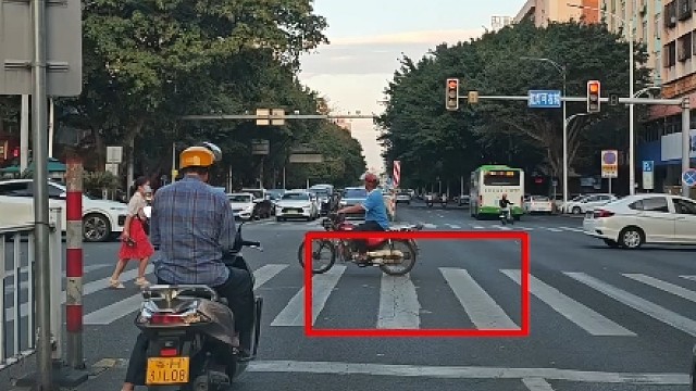 左转车道没有掉头标识，能不能掉头？新手上路要明白