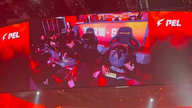 圆圆子带大家看看现场的阿达不溜​​​