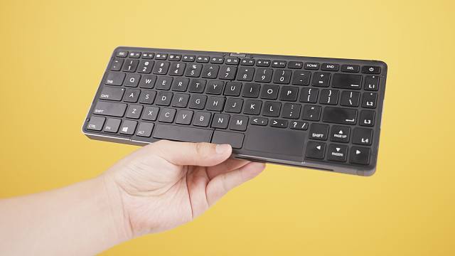 我买了一个没有屏幕的折叠笔记本？！！