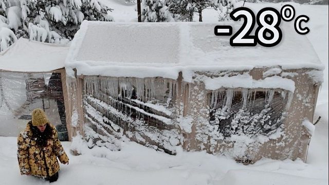 零下-28℃的暴雪森林，夫妻二人躲在大帐棚里面露营，比酒店还要奢华