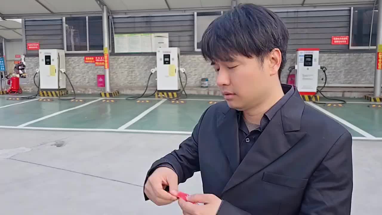 【集梦会长】会长试喝“原浆枸杞”，直言一滴都舍不得浪费