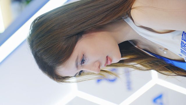 【啾啾呜】2025深圳改装车展 网红车模 04