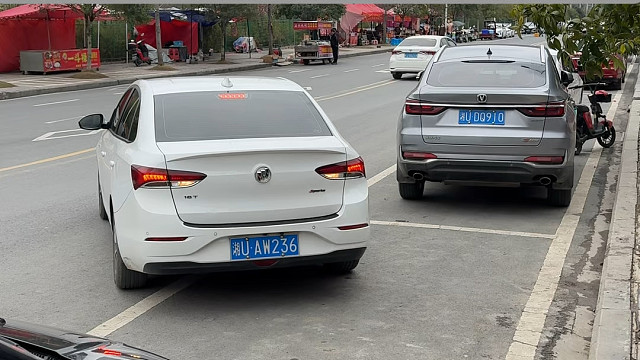 现实中侧方入库的技巧就是这么简单，新手朋友参考一下#汽车知识分享