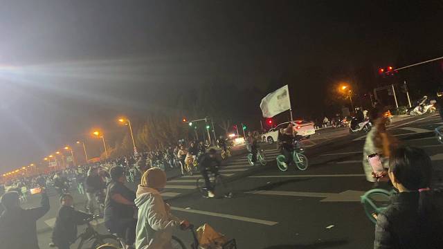 青春没有售价夜骑开封拿下