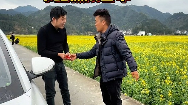 婚车：不能往后退是什么习俗？窄路被堵、上演极限会车