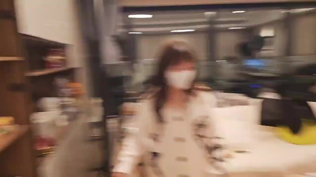 【子圣-798】到女主播家里以物换物，还想拿娃娃糊弄我？