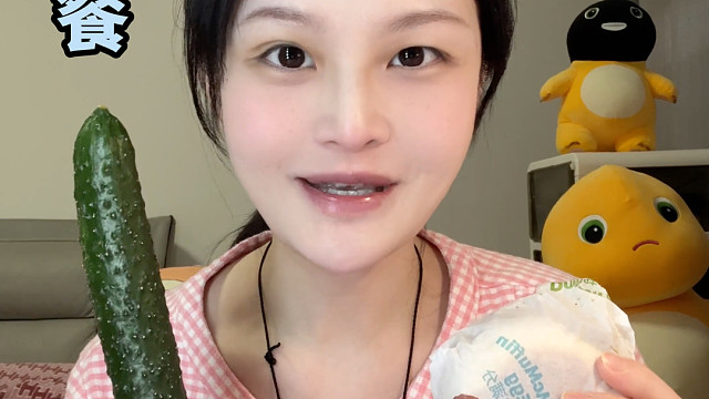 【小石奶凶】挑战吃一天轻食！（yc：胖毛不胖）