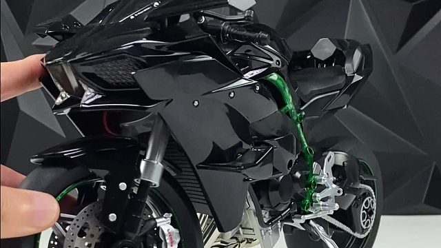 袖珍的川崎摩托车，这玩意能启动？