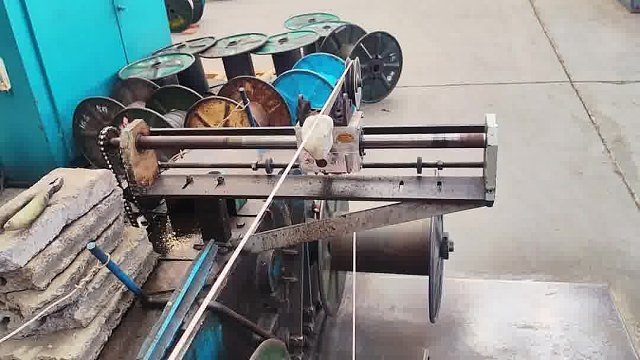 电线电缆生产链展示：车间里的精彩世界