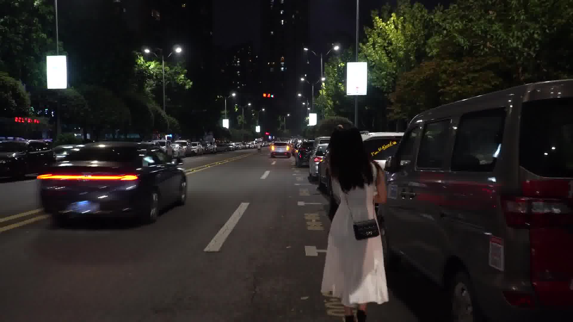 创业如逆水行舟，不进则退，唯有奋力前行。