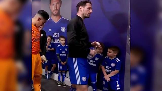 盘点足球里那些毫无体育精神的瞬间，说好的友谊第一呢