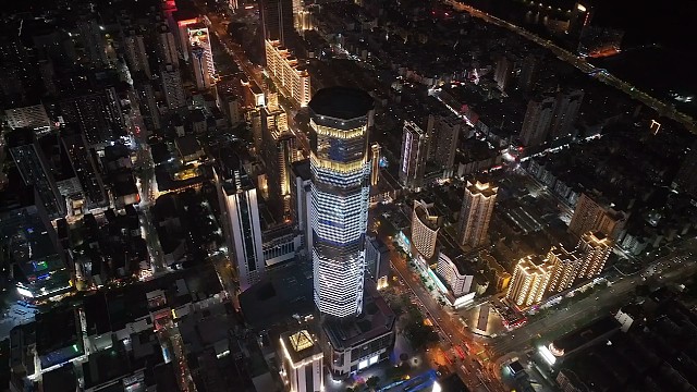 每一步都充满了挑战与机遇