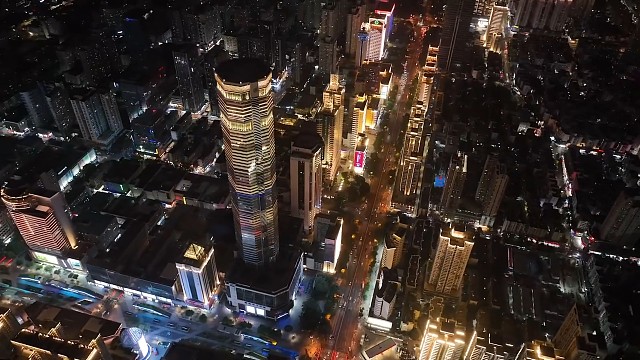 每一步都充满了挑战与机遇