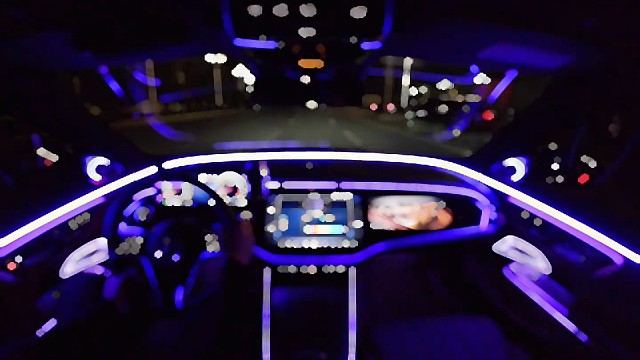 梅赛德斯奔驰自然会告诉你爱情的秘诀