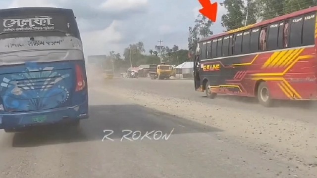 印度大巴开车有多疯狂！#印度大巴 #车技 #开车