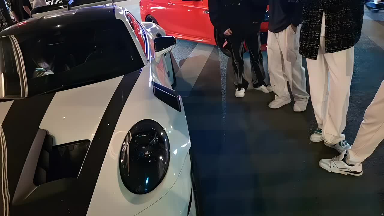 喝了酒叫代驾开车，车里还坐着妹子，真是血亏啊兄弟们！