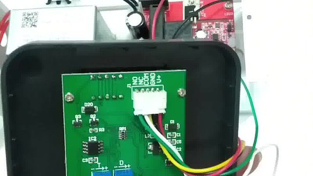 它是有开门时长调节的功能的感应开关