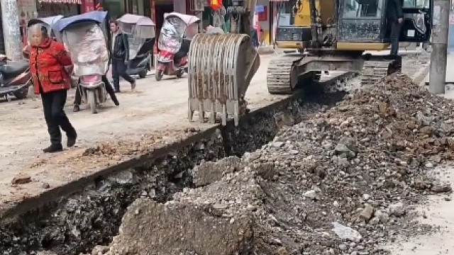 昨天通的车，今天又挖烂，这是什么操作？ #每天一个用车小知识